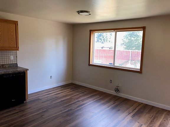 4th image of 115 NE Coast Pine Ave Unit B