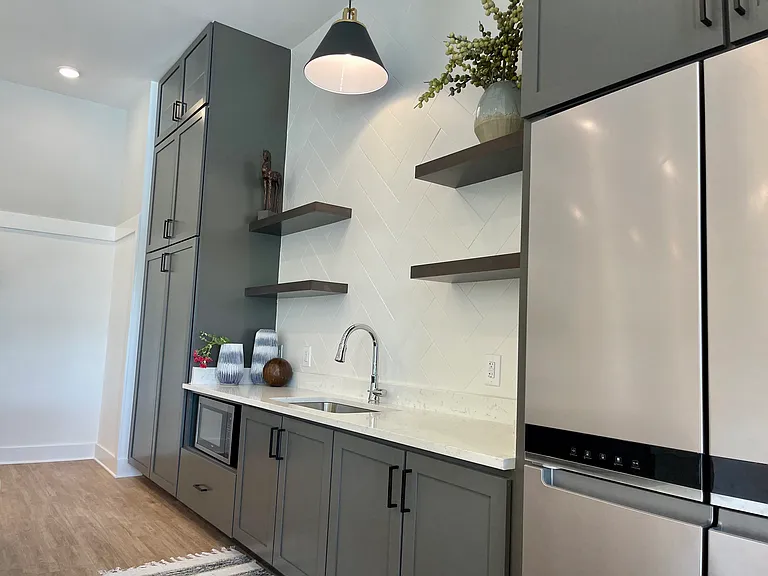 Azalea Bay Apartments — Photo 21