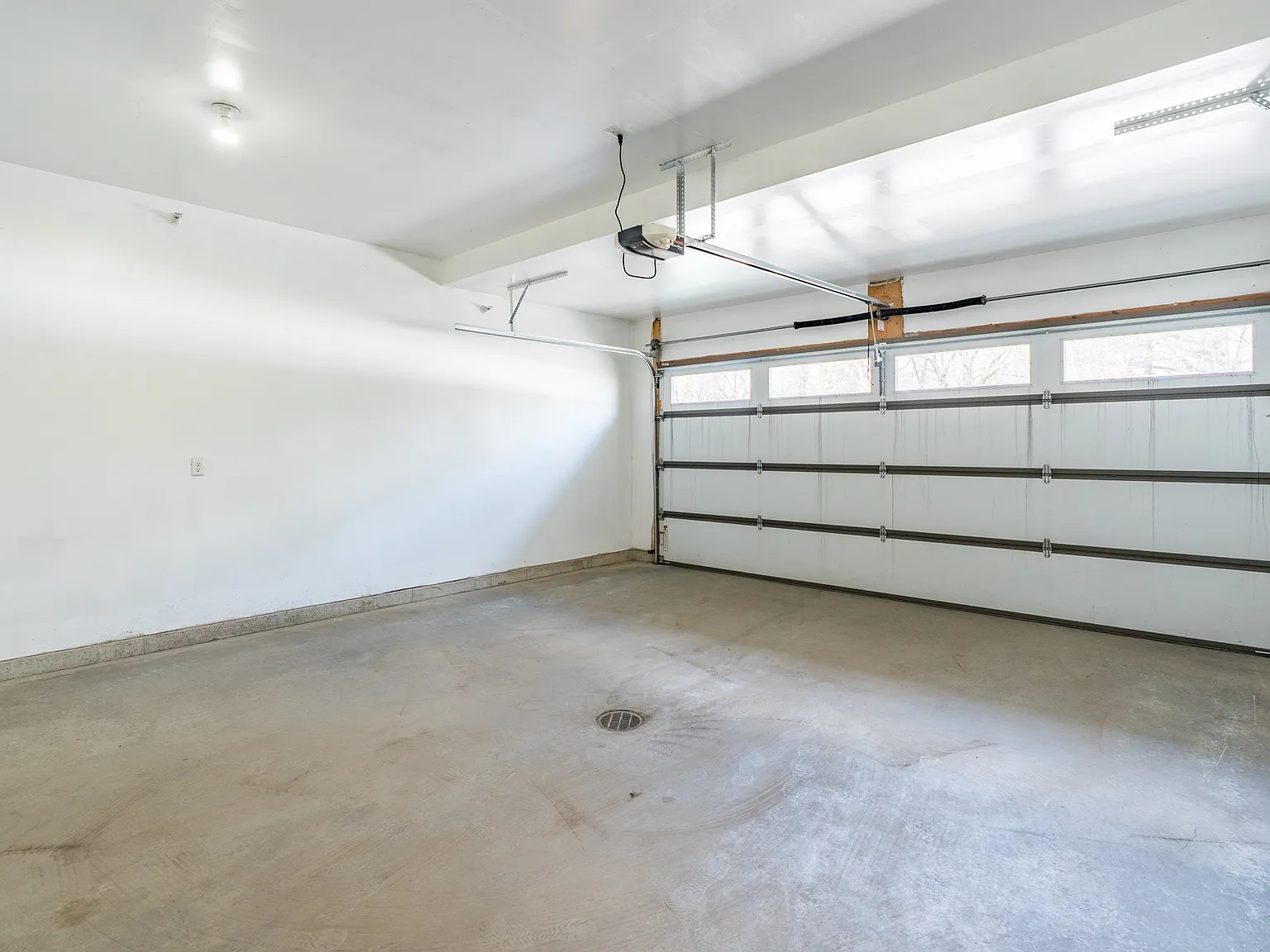 2 bed, $1,895 — Photo 3