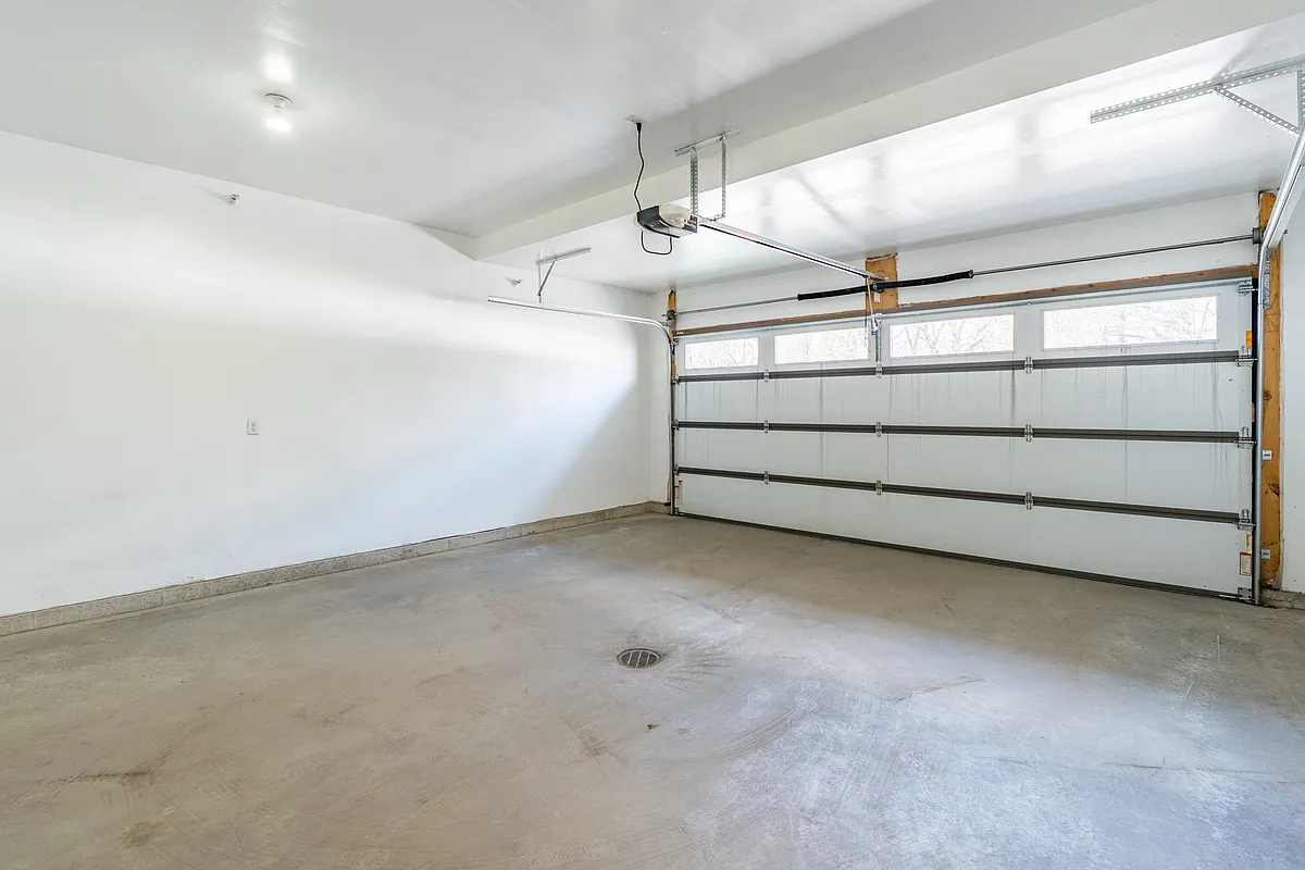 Building Photo - 121 Radtke St #121