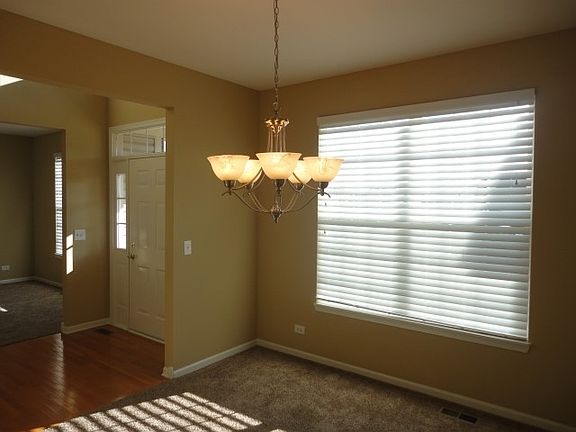 4th image of 900 Farmstead Ln