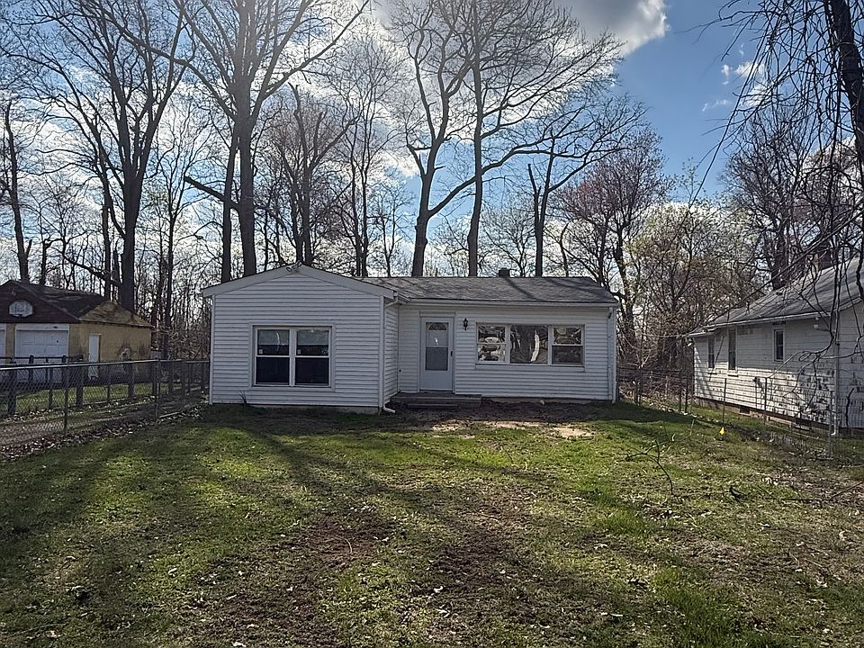 1st image of 33 Weaverville Rd