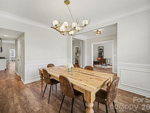 5th image of 1000 Damson Ln