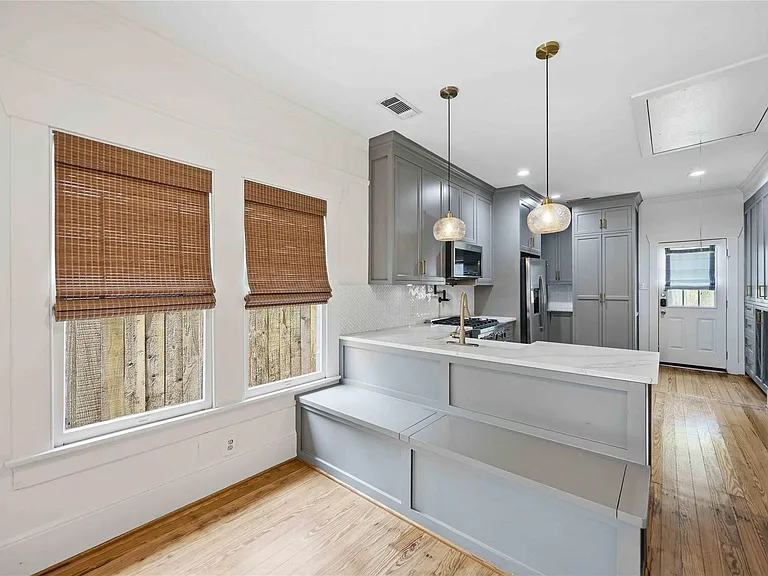 208 Archer St — Photo 9