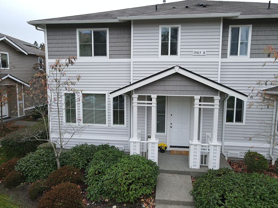 1st image of 1985 Garry Oaks Ave Unit B