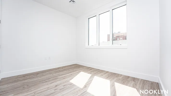 Rented by Nooklyn NYC LLC | media 11