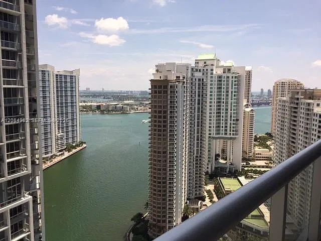 2 bed, 1327 sqft, $5,600 — Photo 2