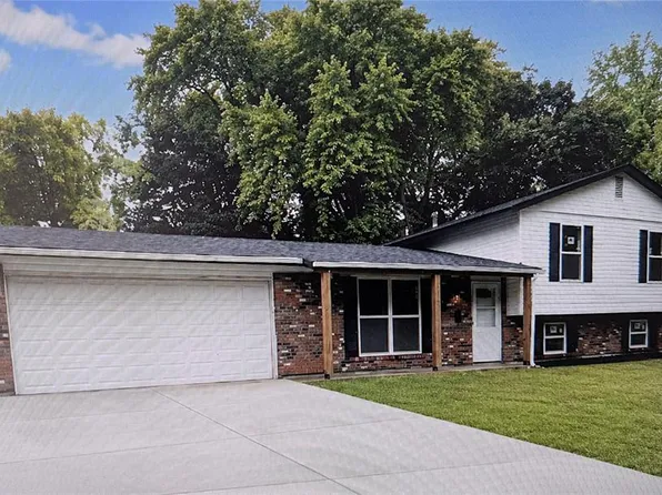 18 Craigwood Dr, Saint Peters, MO 63376