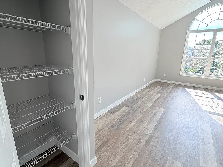 123 Seabreeze Cir — Photo 42