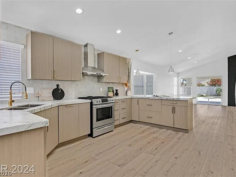 8 Barton Spring Cir — Photo 8