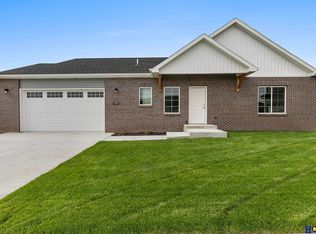 5802 S 94th St, Lincoln, NE 68526