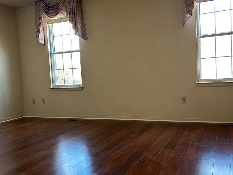 1890 Georgia Dr — Photo 10