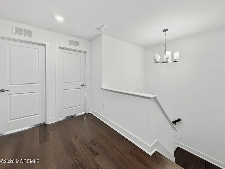 89 Bataan Ave — Photo 22
