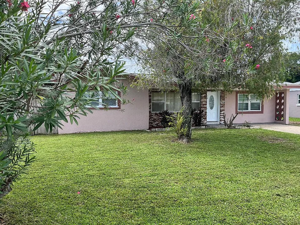 1555 Island Dr