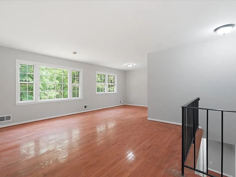 9200 Pebble Ct — Photo 16