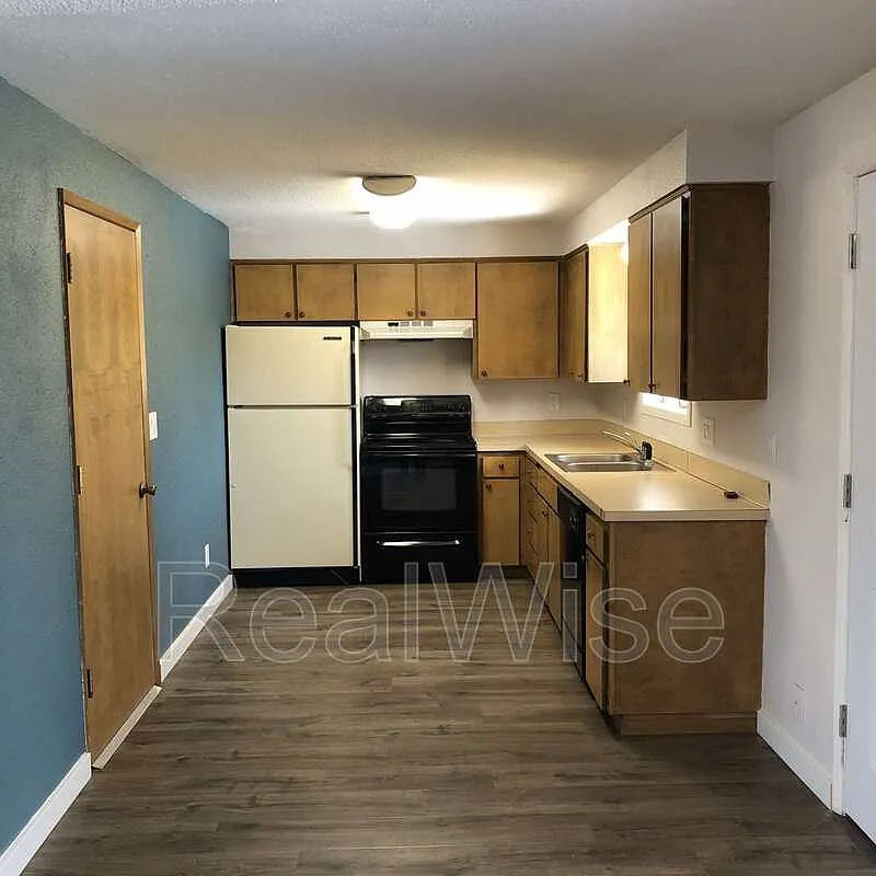 2 bed, 1.0 bath, 967 sqft, $1,650 — Photo 4