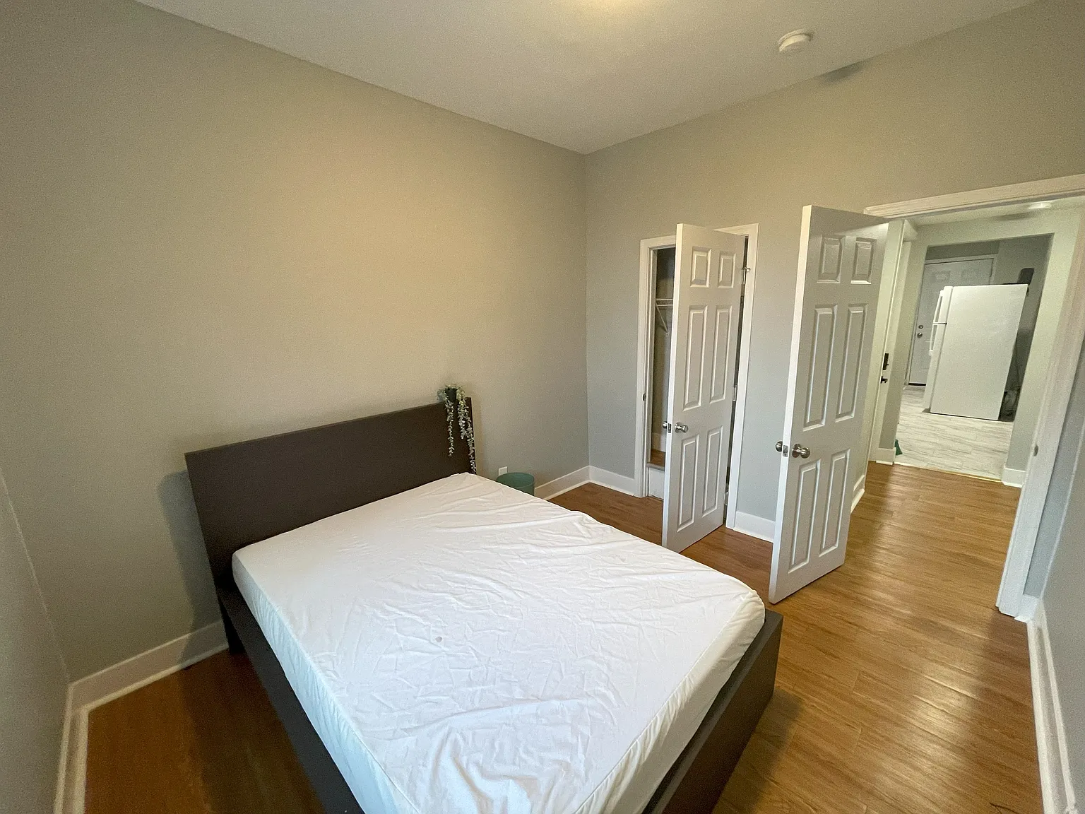 2 bed, 1.0 bath, $1,400 — Photo 2