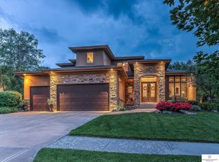 3318 S 185th St, Omaha, NE 68130