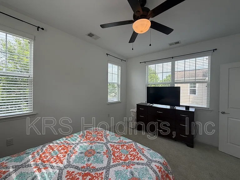 1517 Rollesby Way #24 — Photo 6