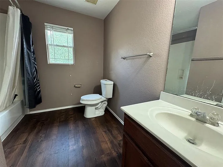 3200 Crownover St — Photo 17