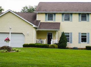 17 Kings Ln, Grove City, PA