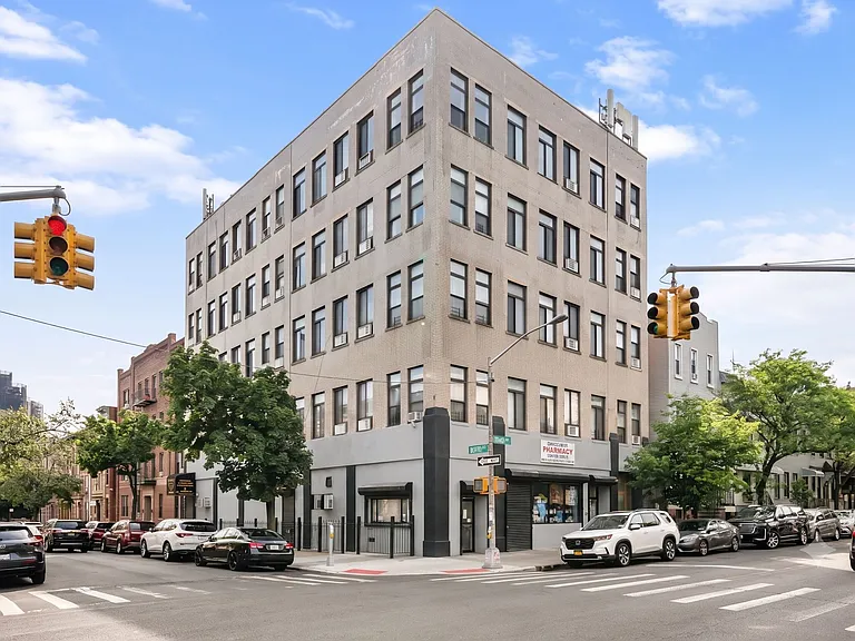 714 Seneca Ave #401 — Photo 1
