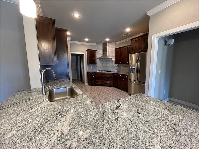 3003 SW Satinwood Ave — Photo 4