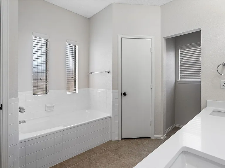4313 Flamingo Way — Photo 28