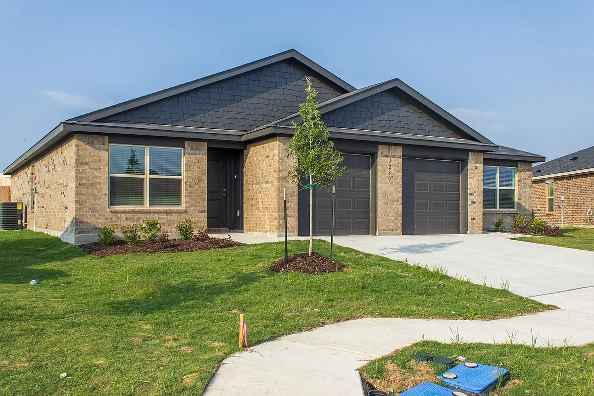 Building Photo - 1230 Lehmann Dr #A