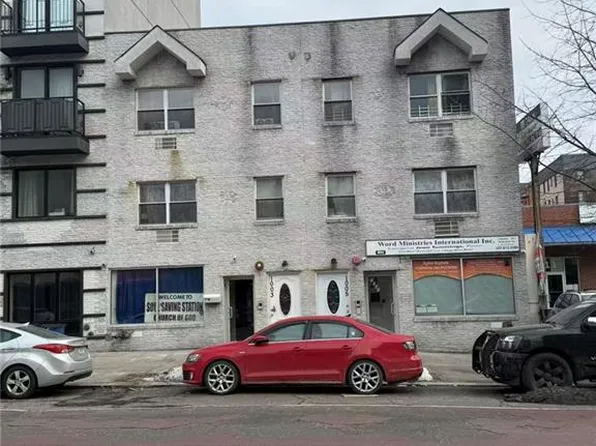 1005 Rogers Avenue image 1 of 2