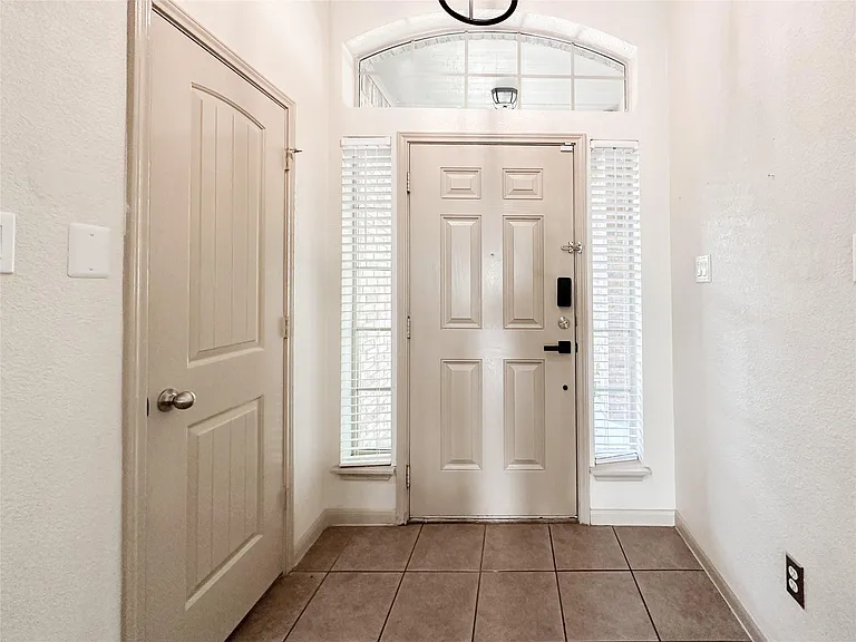 20319 Little Wing Dr — Photo 7
