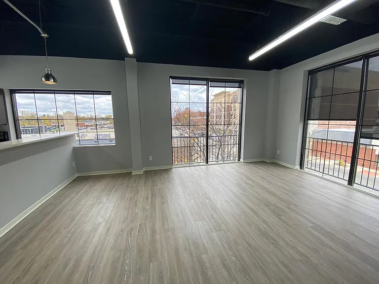 22241 Michigan Ave — Photo 27