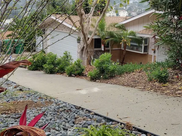 2410 Sarbonne Dr, Oceanside, CA 92054