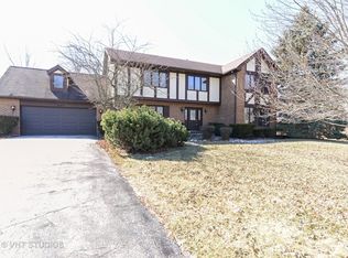 2840 Dartmouth Ln, Olympia Fields, IL 60461