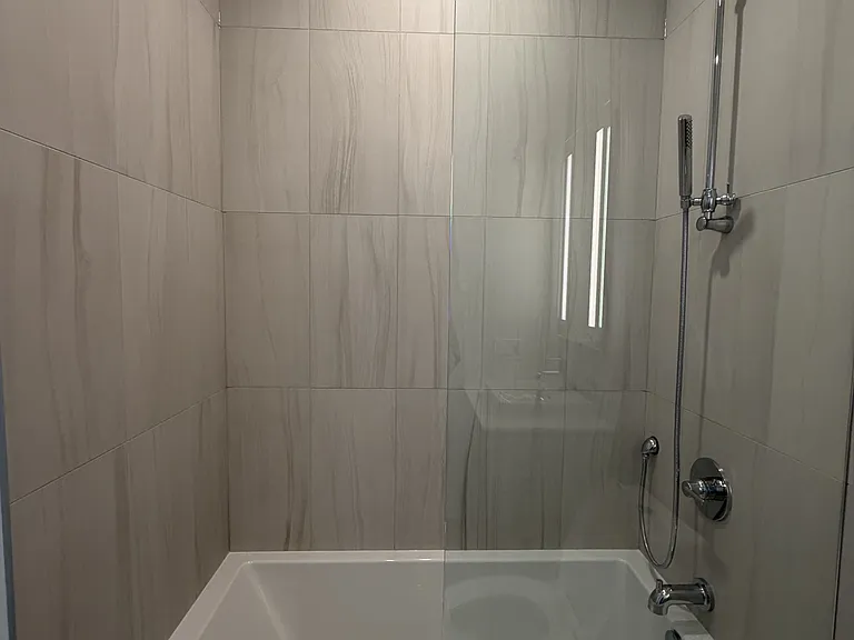 858 Dupont St #Penthouse 07 — Photo 8