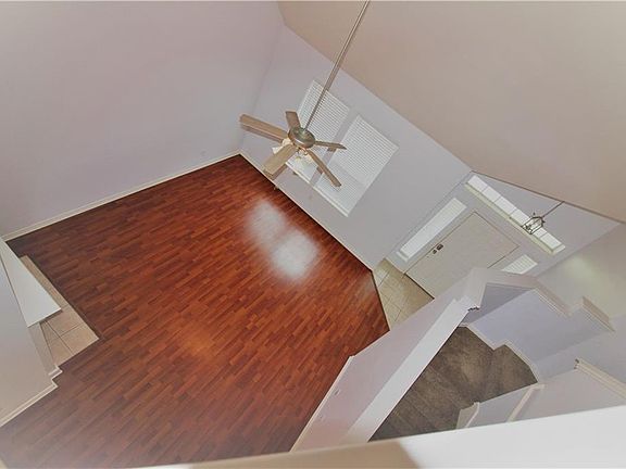 3rd image of 10060 Cedar Lake Dr