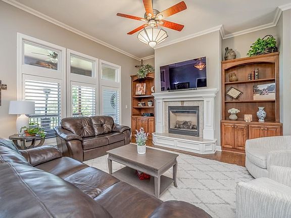 5th image of 2081 N Glen Wood Ct