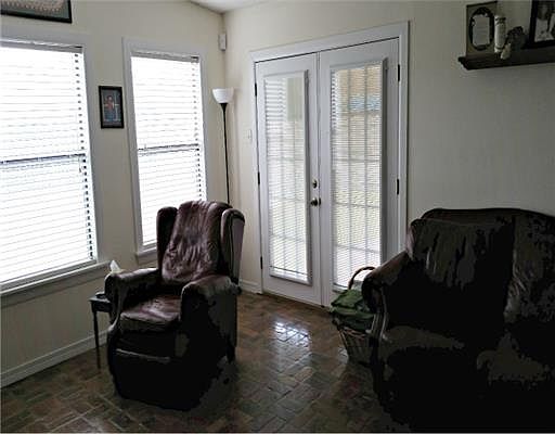 5th image of 2612 Wilson Ave