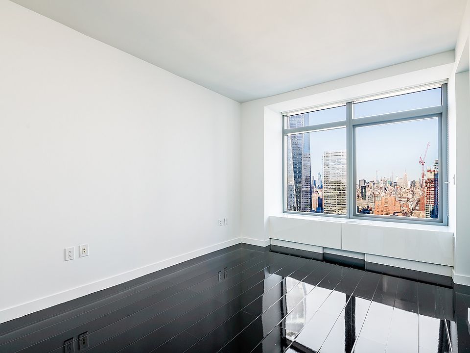 1st image of 123 Washington St APT 39E