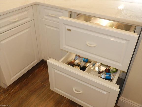 3rd image of 180 Seaview Ct APT 317