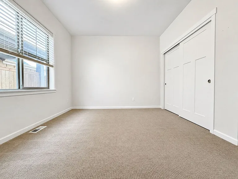 2206 Park View St NE — Photo 15