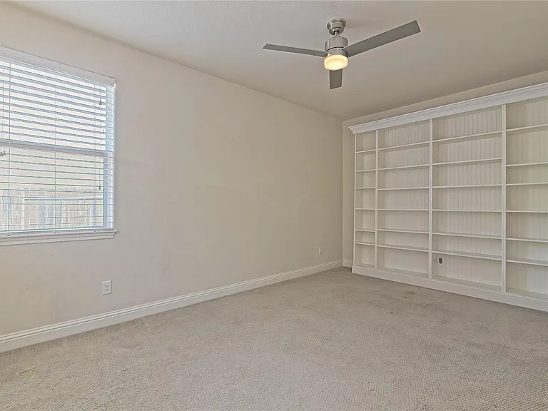 11201 Zimmerman Ln — Photo 16