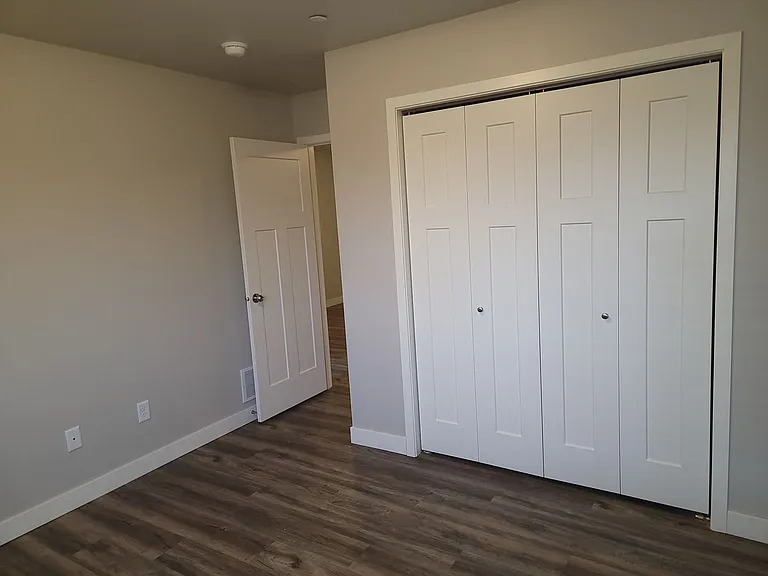 190-196 McGriff Way — Photo 12