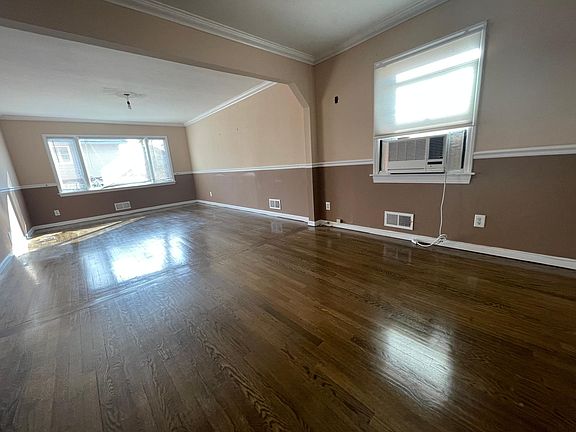 4th image of 89 Greenport St #1A