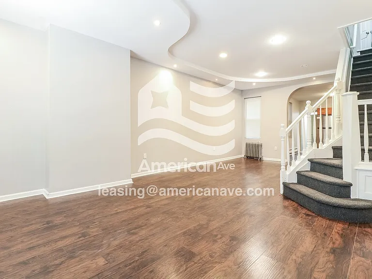 1539296_004_living_room_13741818.jpg