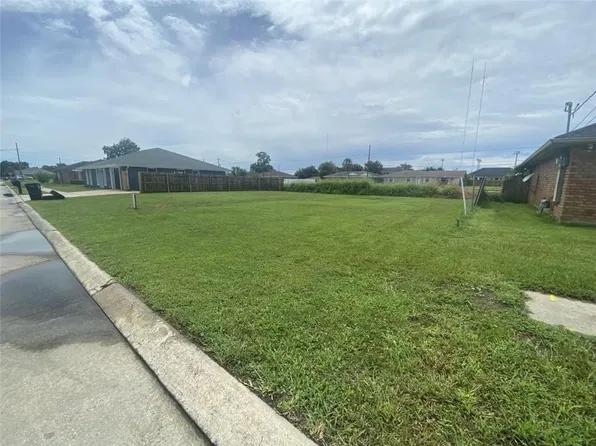 3816 Gallo Dr, Chalmette, LA 70043