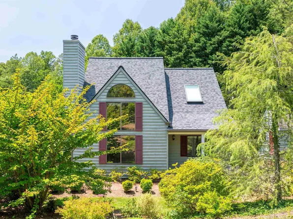 1306 Gristmill Dr, Charlottesville, VA 22902