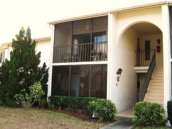 Top floor, 2nd Floor Condo