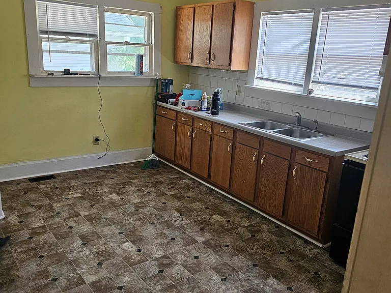 1115 Delaware Ave — Photo 17