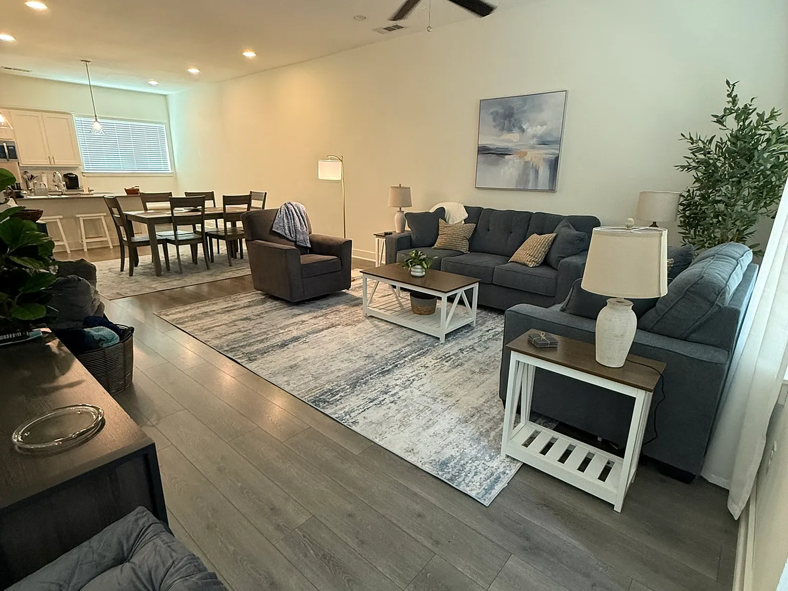3 bed, 1937 sqft, $1,250 — Photo 1